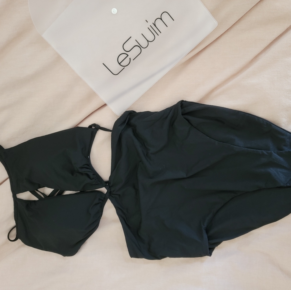 Le Swim One Piece Bathing Suit